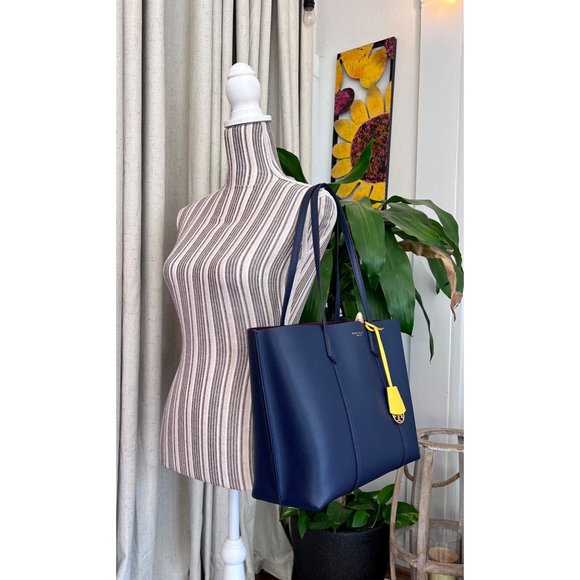 ♦️AUTHENTIC TORY BURCH NAVY BLUE PERRY TOTE/HANDBAG - Picture 13 of 14